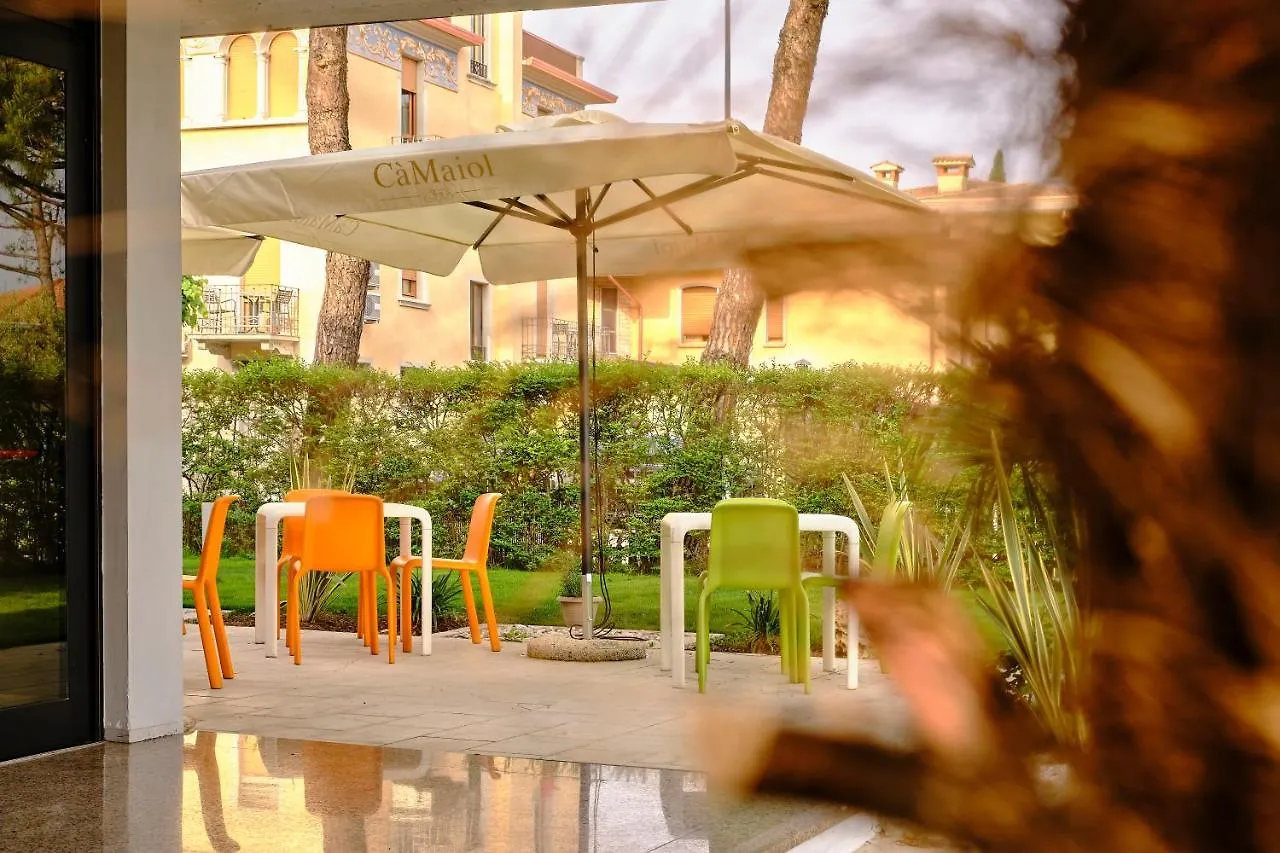 ***  סירמיונה Hotel Vittoria איטליה