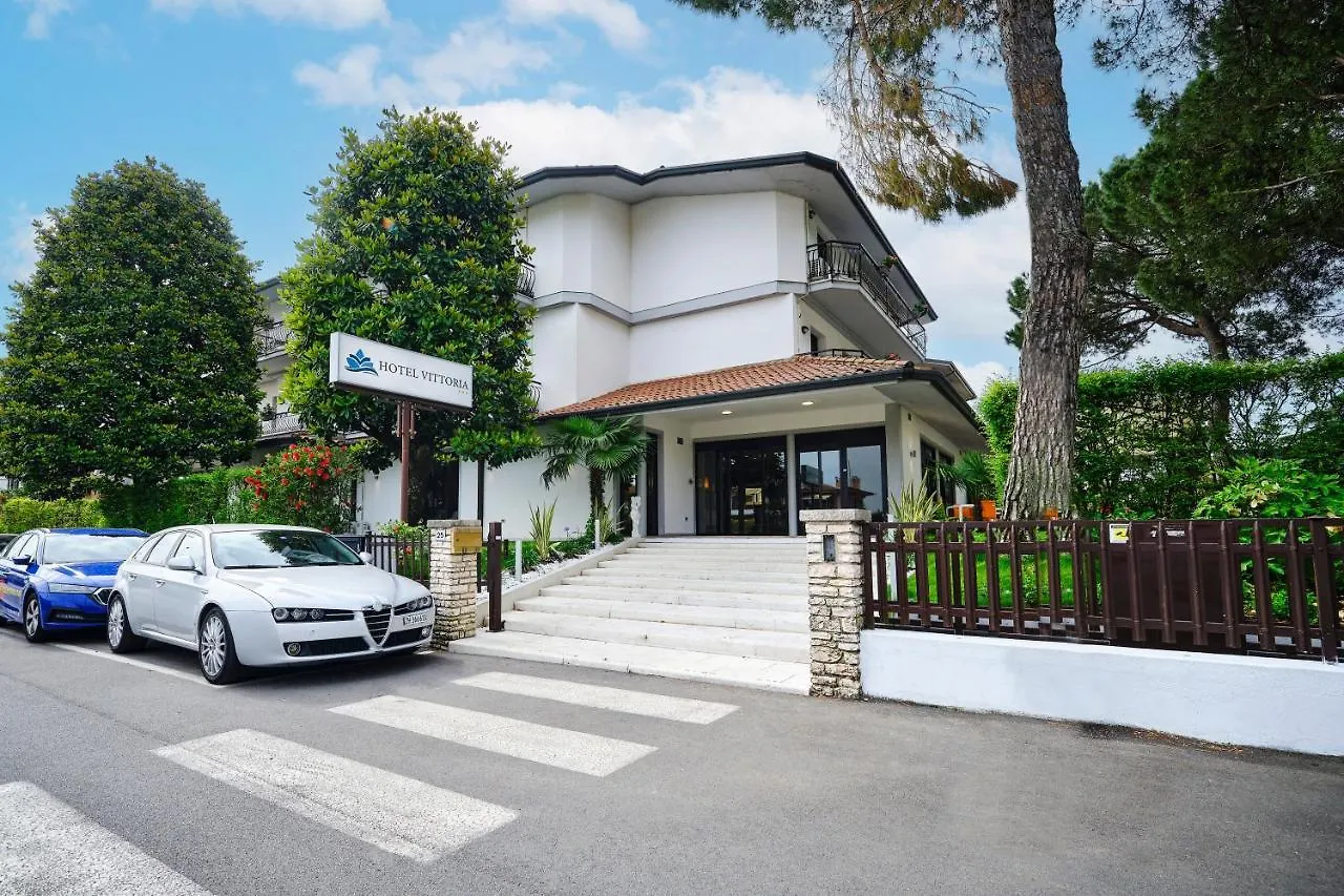 סירמיונה Hotel Vittoria