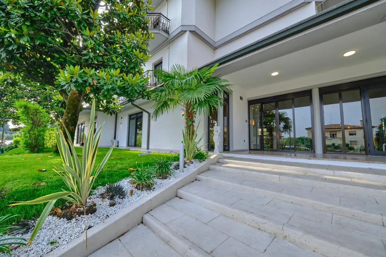 סירמיונה Hotel Vittoria