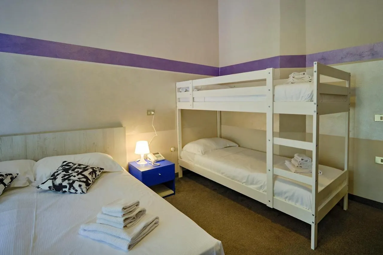 ***  סירמיונה Hotel Vittoria איטליה