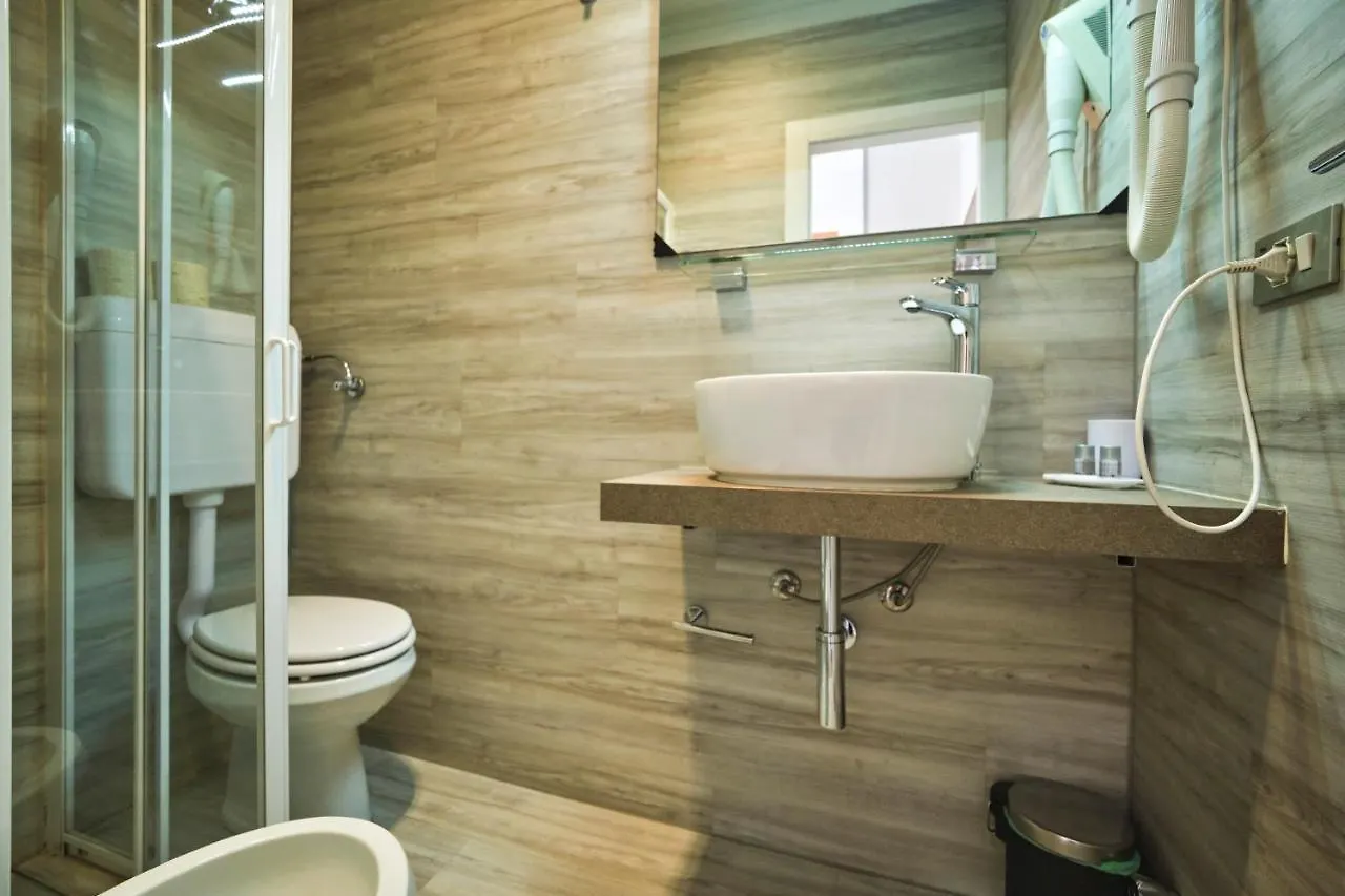 סירמיונה Hotel Vittoria