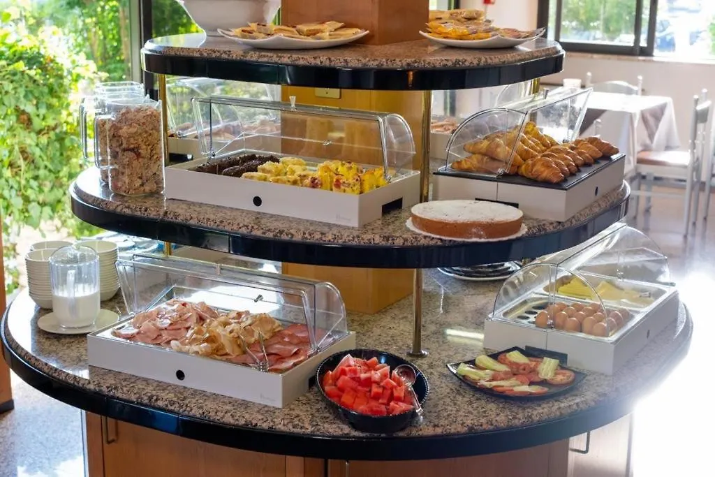 סירמיונה Hotel Vittoria